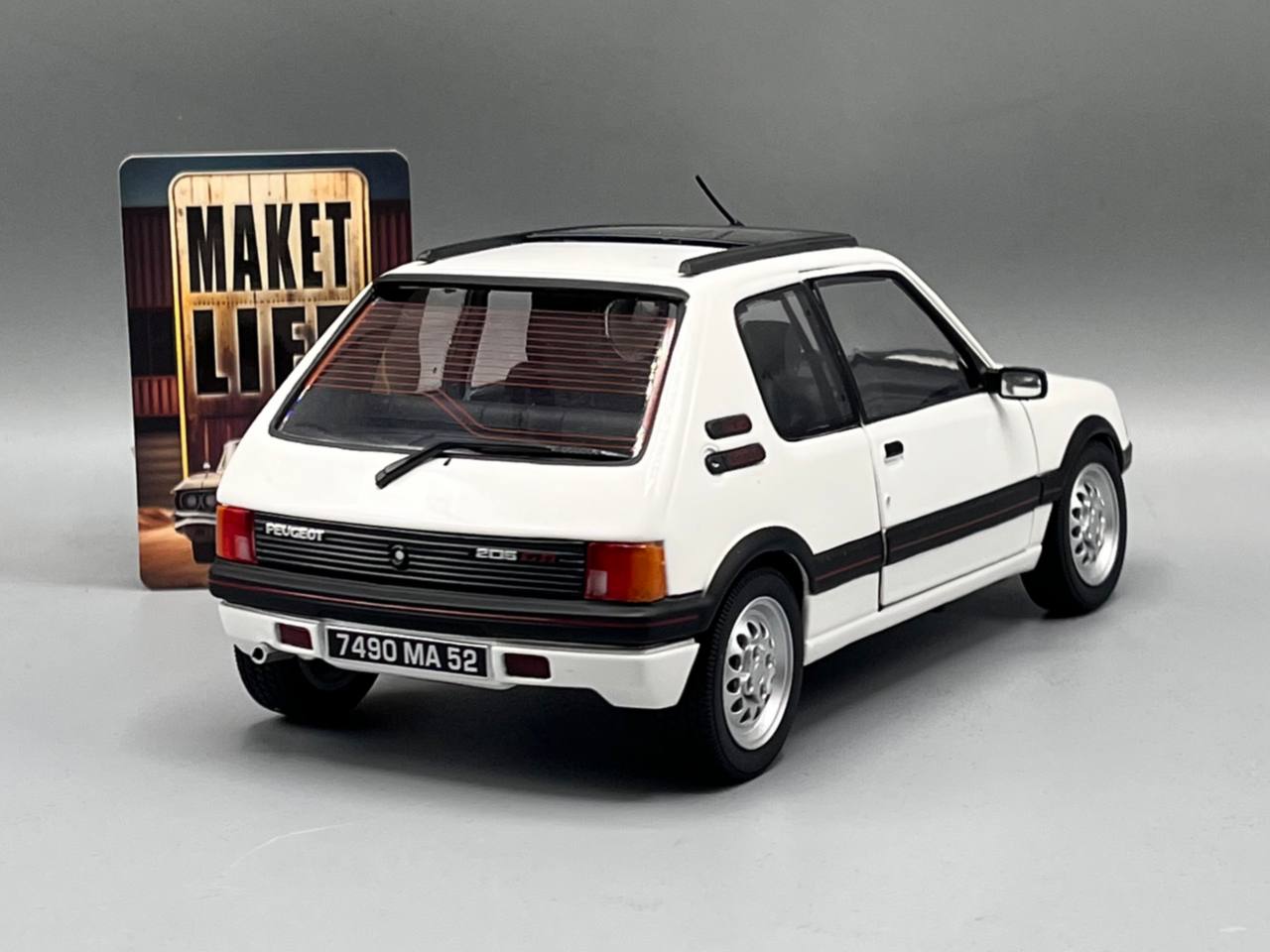  Peugeot 205