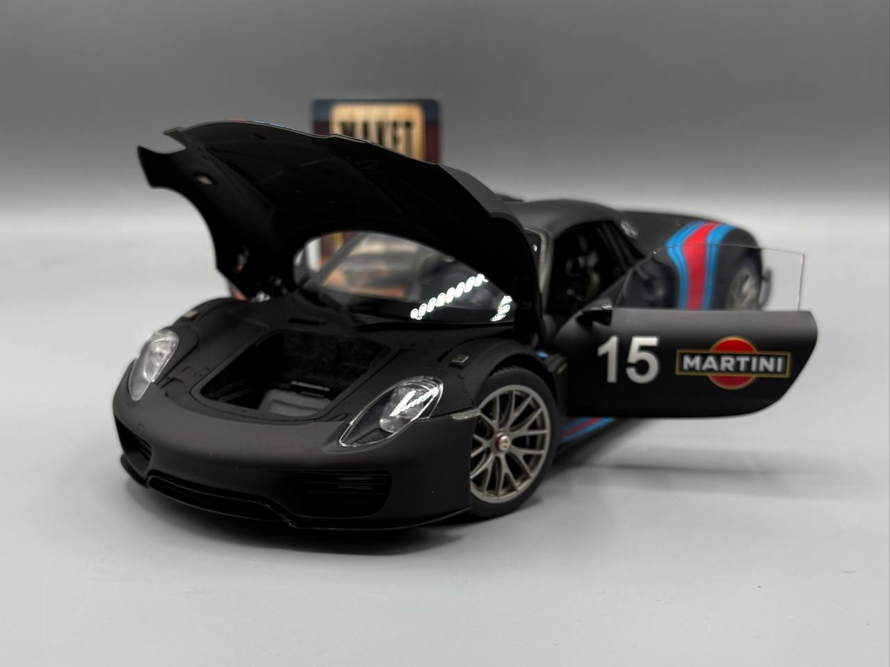  Porsche 918 Spyder Martini