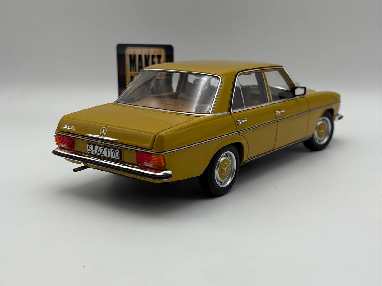  Mercedes Benz 200 (W114)