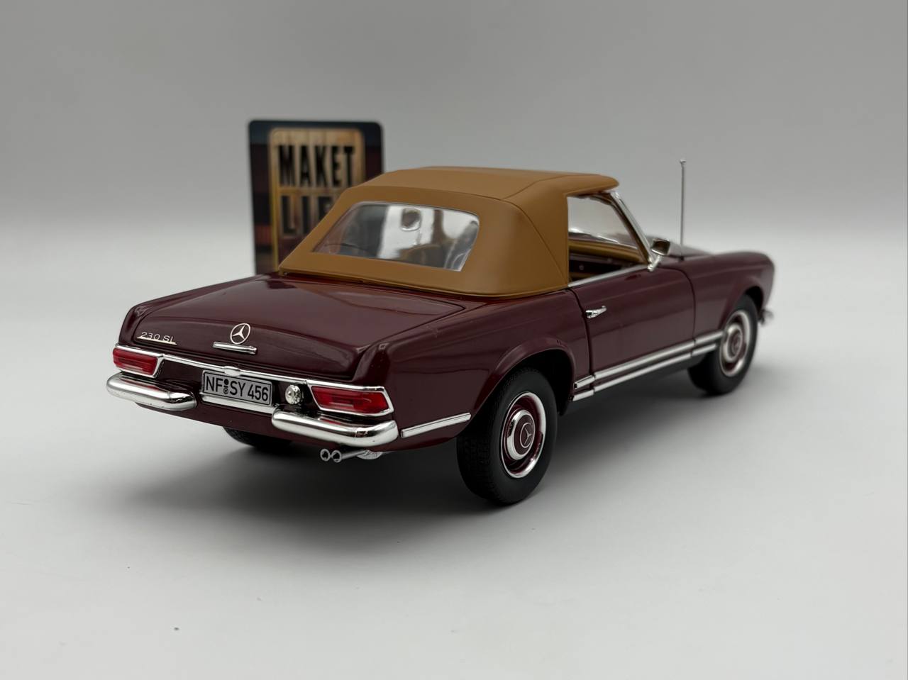  Mercedes Benz 230SL (Pagoda)