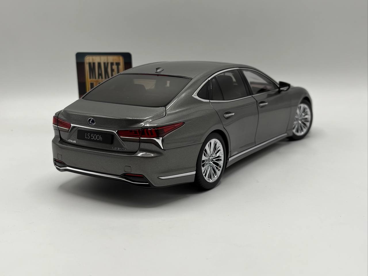  Lexus LS500h 