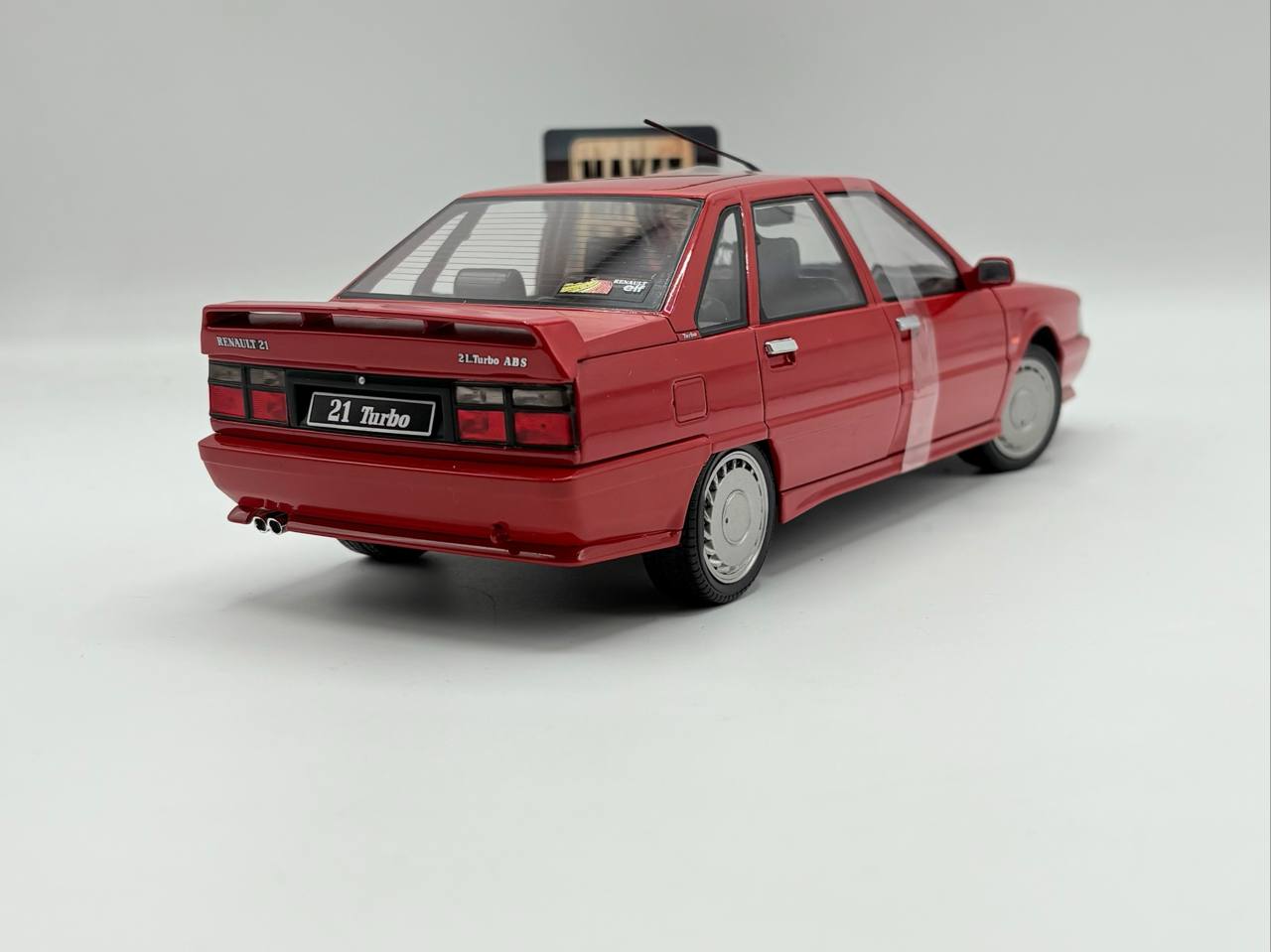  Renault 21