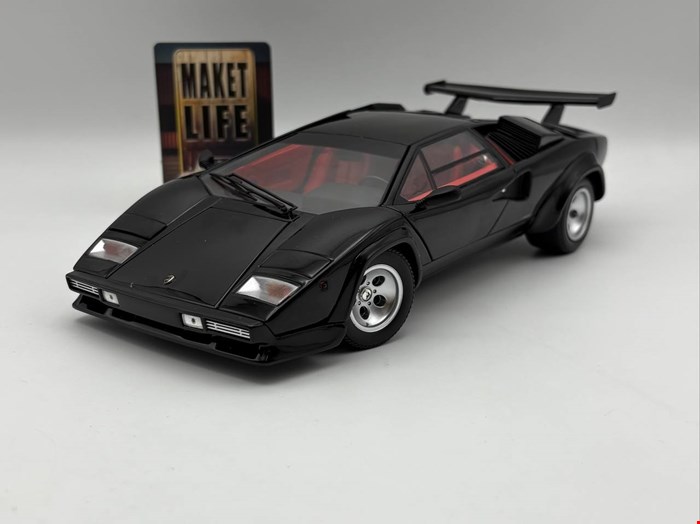 Lamborghini Countach 