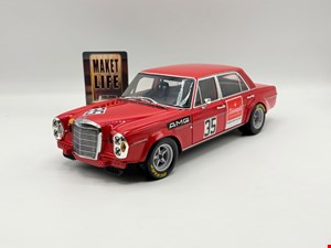 Mercedes Benz 300SEL 6.8 AMG